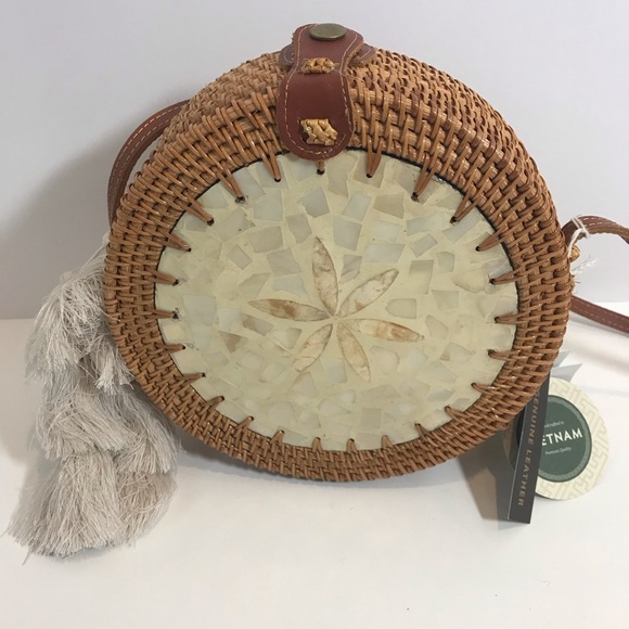 Boho Rattan Purse with tassel - Picture 1 of 11